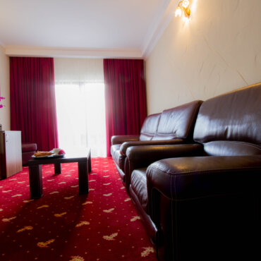 apartament cu pat matyrimonial vedere partie